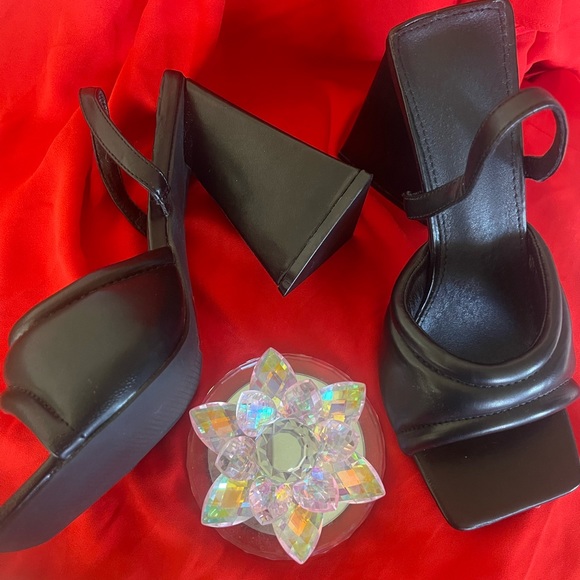 Fun black. - Picture 6 of 6